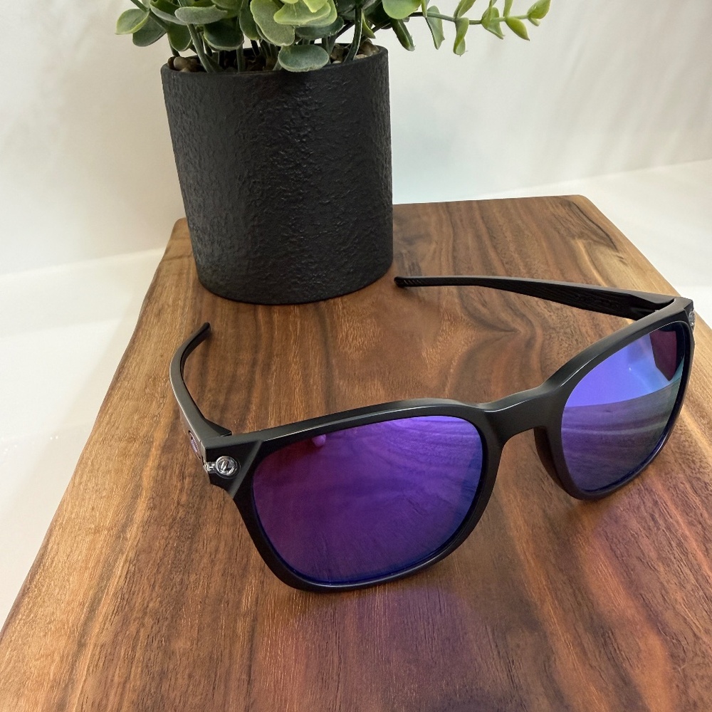 Women’s Oakley Sunglasses
